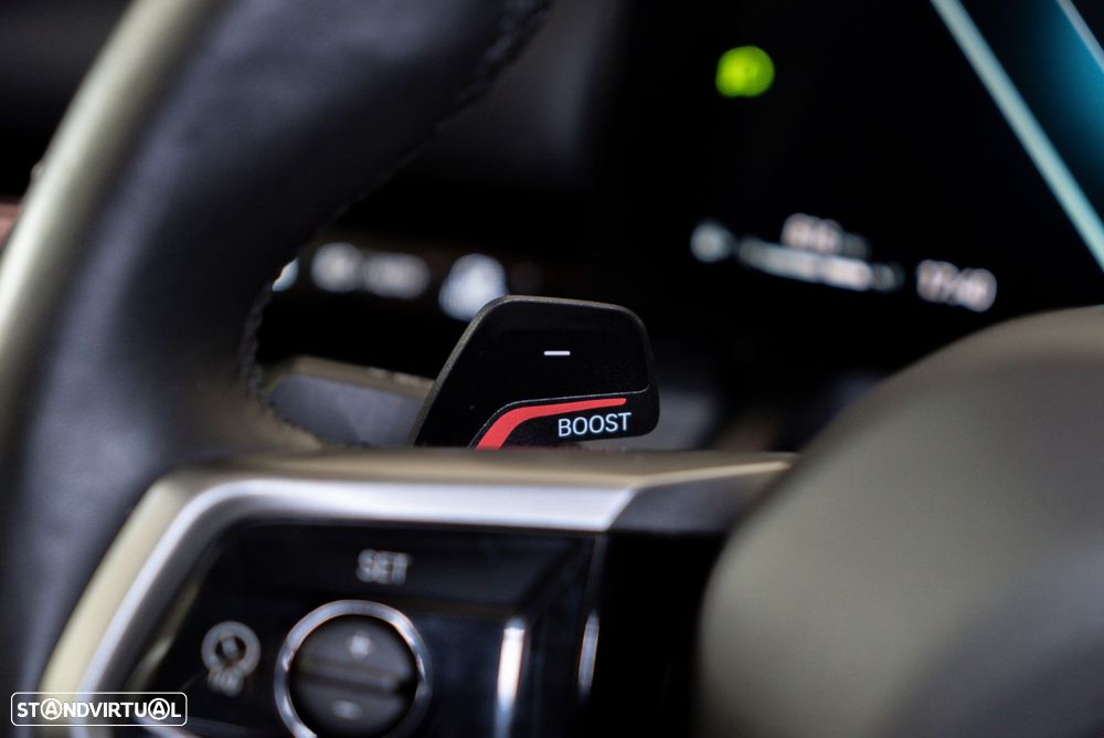 BMW 520 d Pack Desportivo M - 15