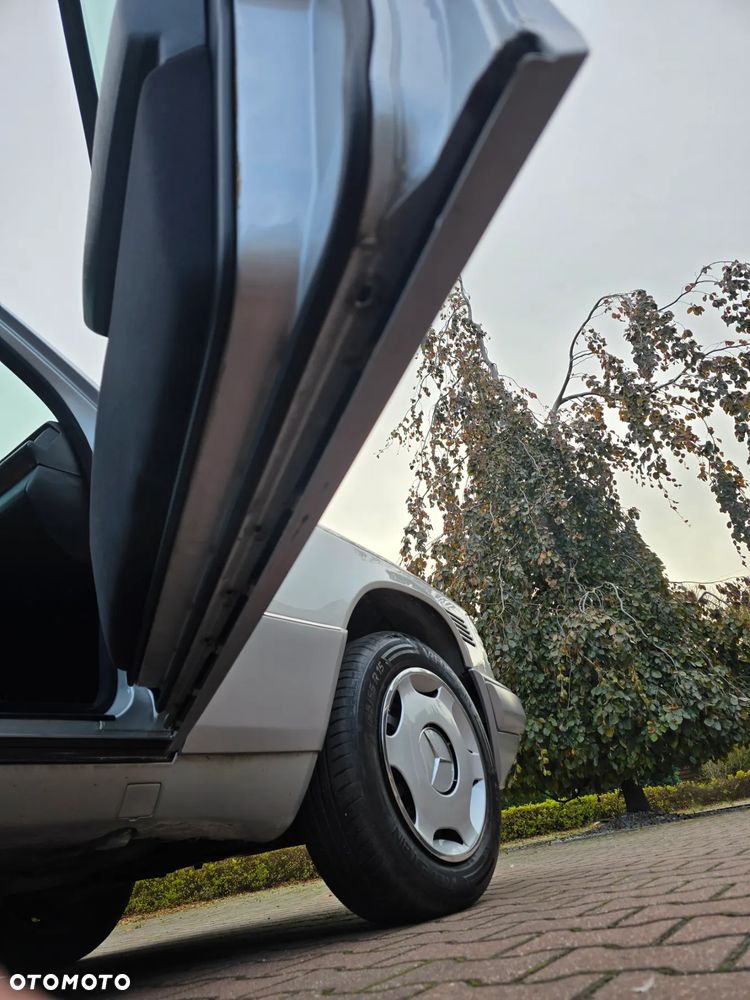 Mercedes-Benz W124 (1984-1993) - 32