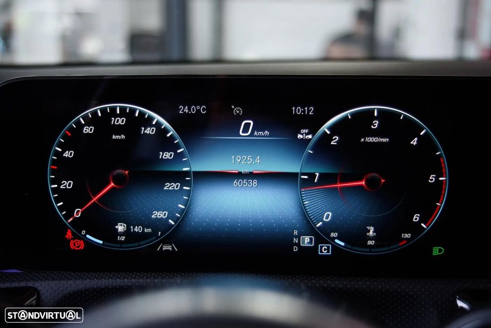 Mercedes-Benz A 180 d AMG Line - 28