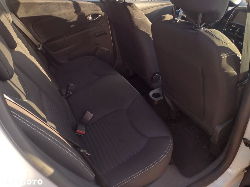 Renault Clio 1.2 16V 75 Limited - 6