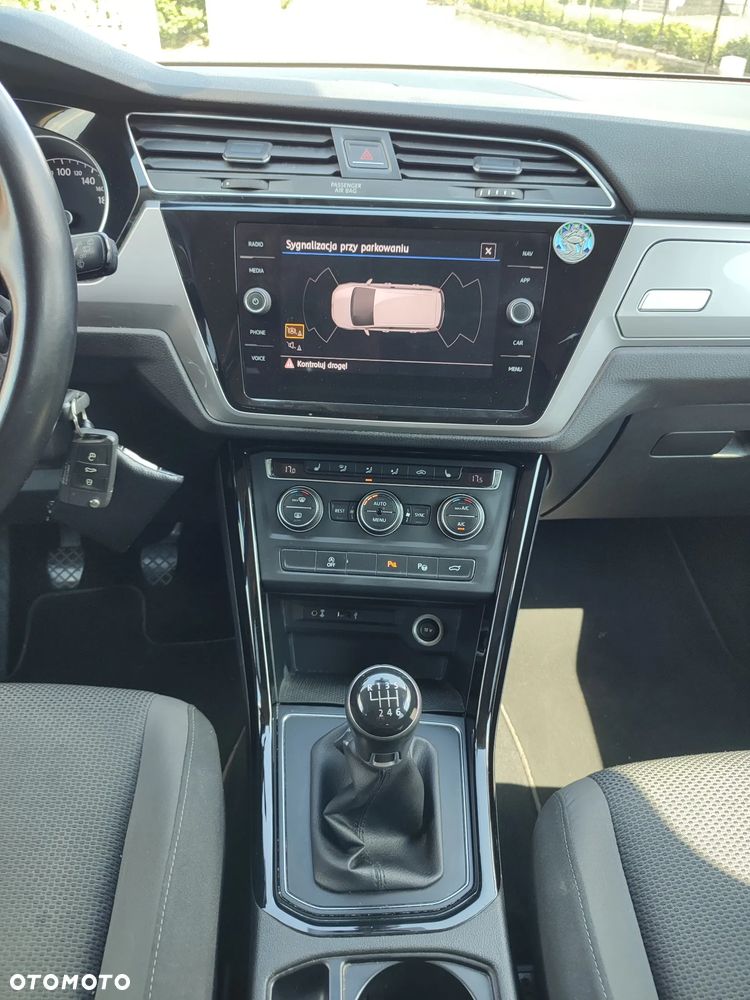Volkswagen Touran 2.0 TDI SCR (BlueMotion Technology) Comfortline - 16