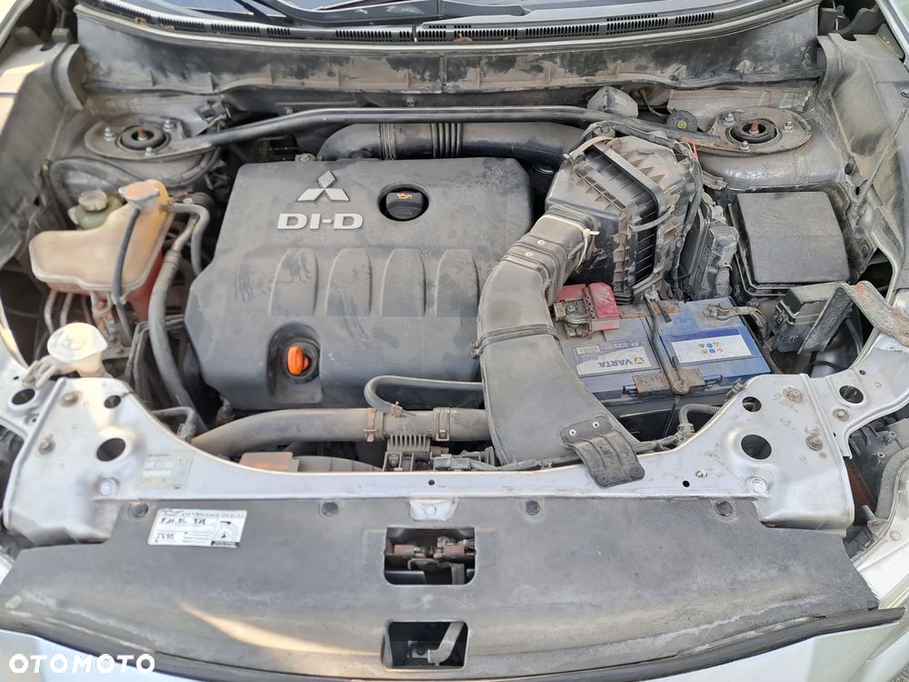 Mitsubishi Outlander 2.0 DID Intense + - 18