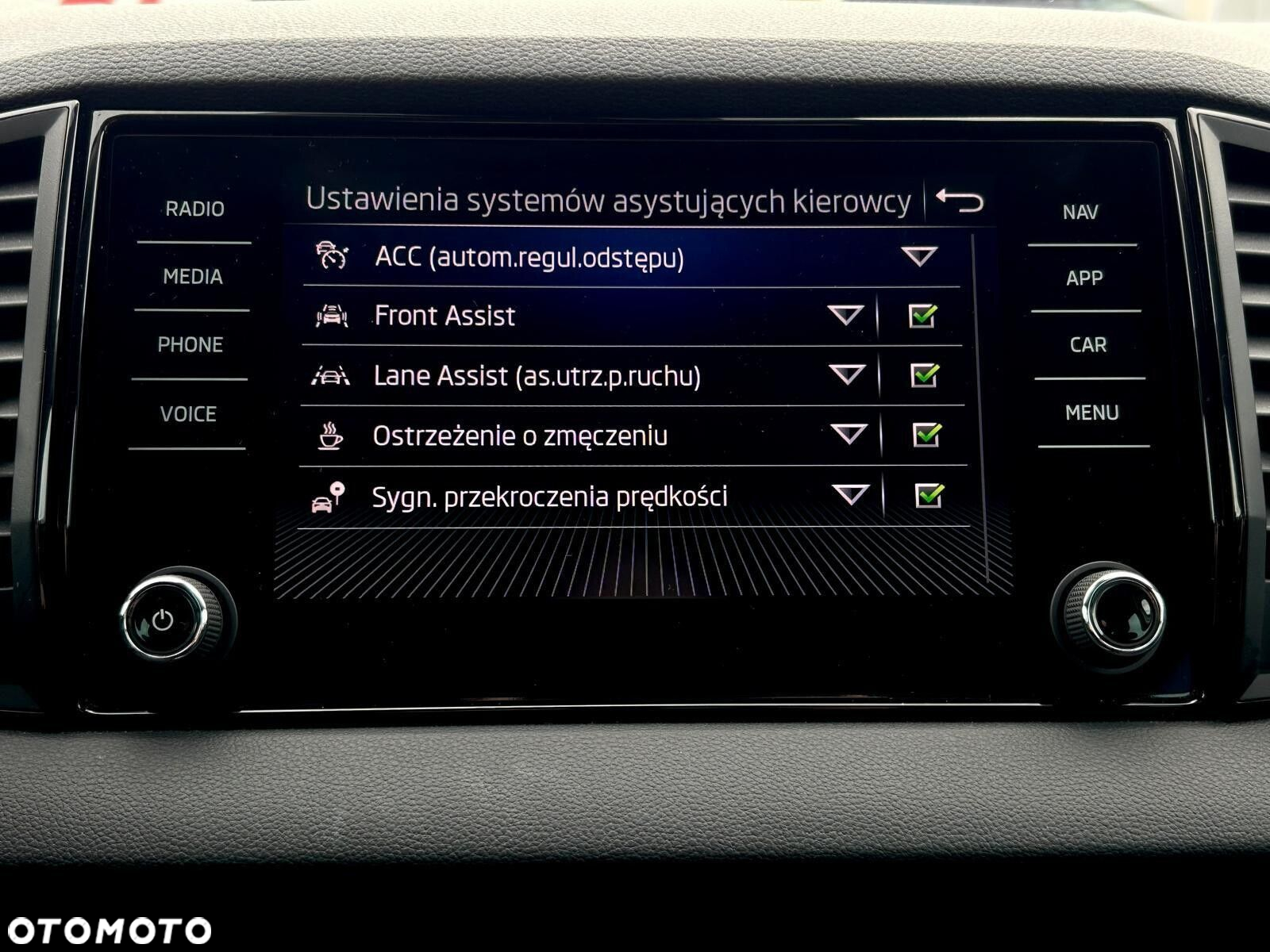 Skoda Karoq 1.5 TSI ACT Selection DSG - 30