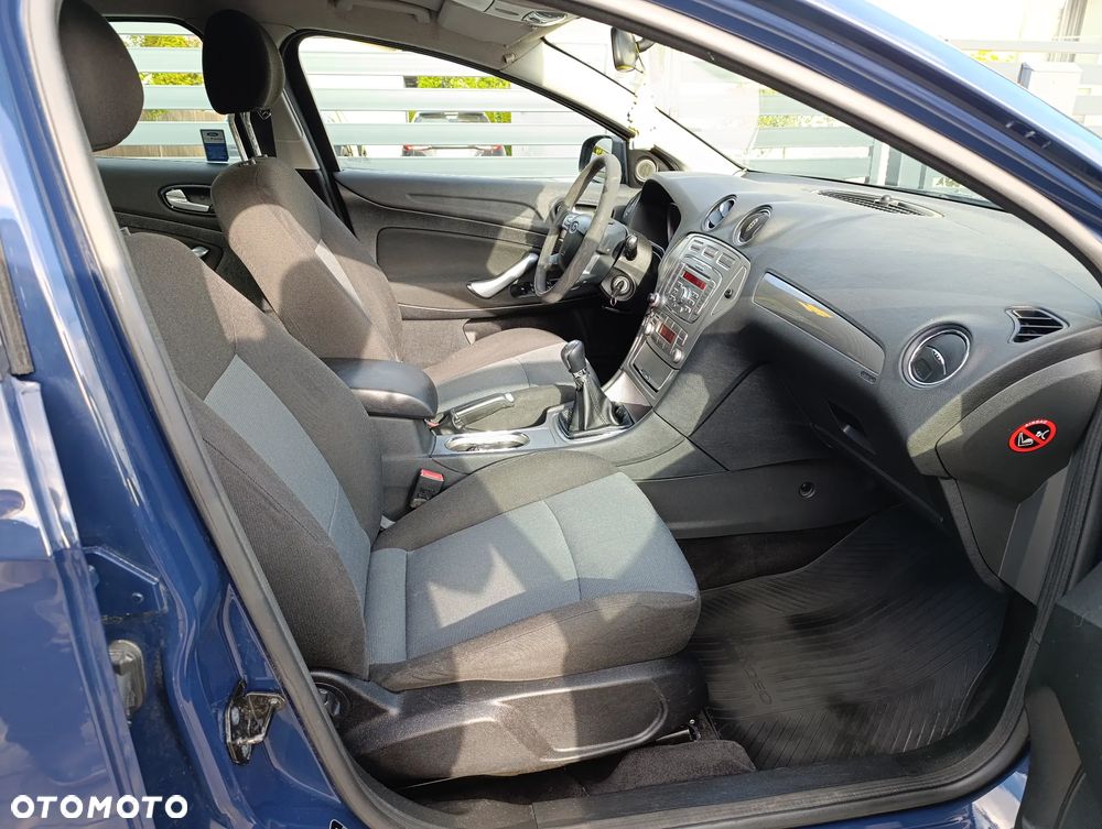 Ford Mondeo 1.8 TDCi Trend - 13