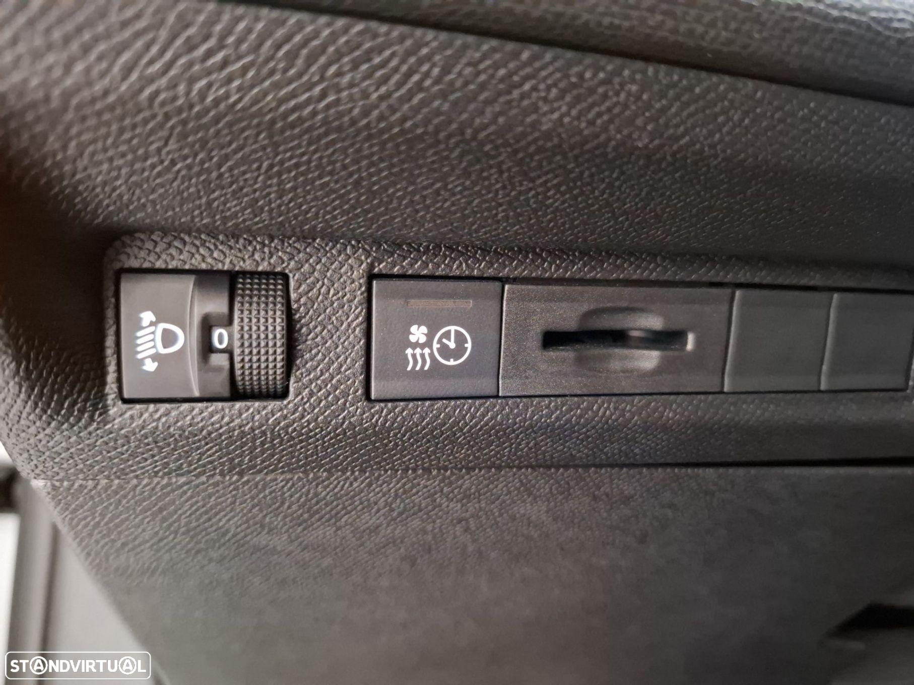 Peugeot e-308 54 kWh Allure - 20