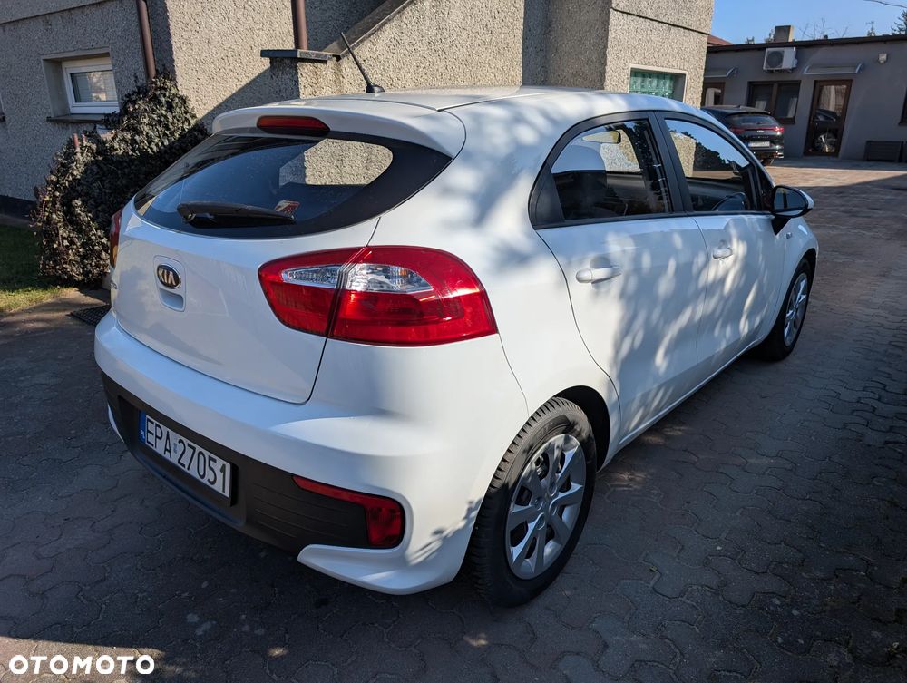 Kia Rio - 4