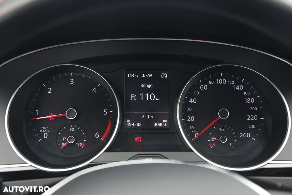 Volkswagen Passat 2.0 TDI Comfortline - 21