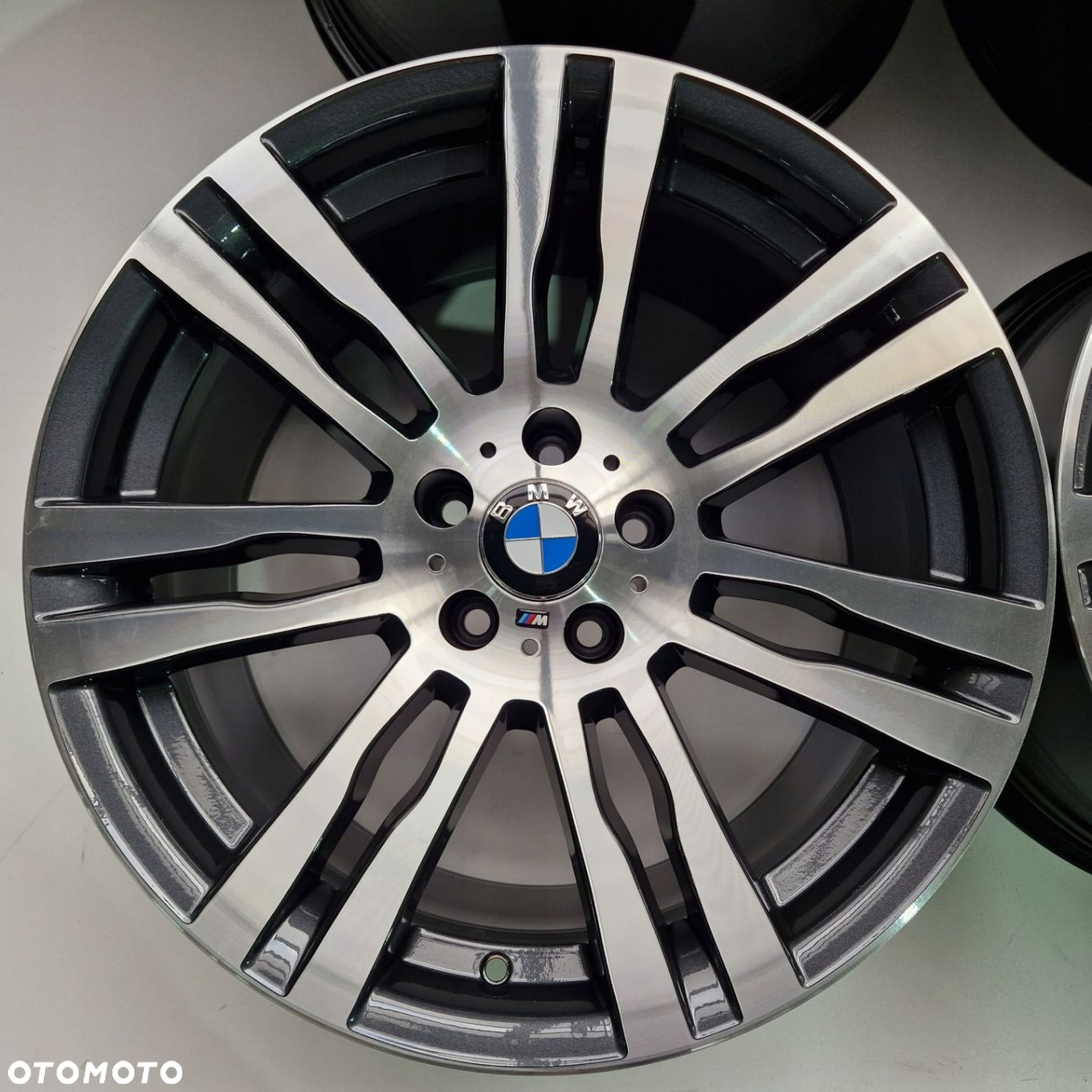 BMW X5 F15 E70 X6 F16 E71 5x120 20 IS40 IS35 4X - 4