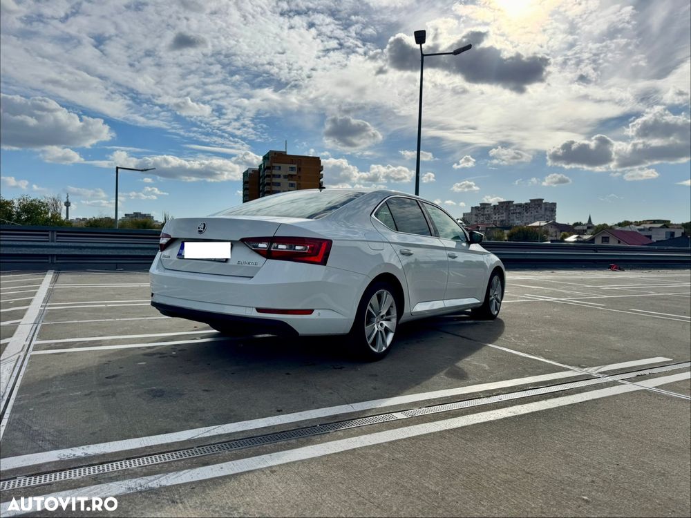 Skoda Superb 2.0 TDI DSG Ambition - 3