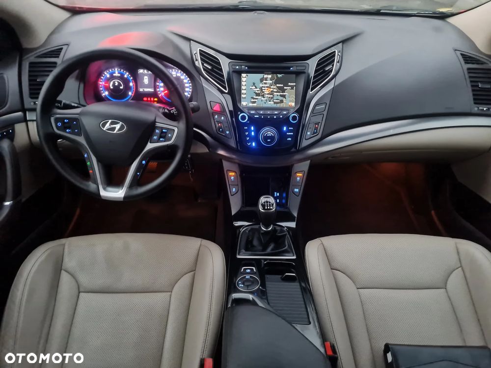 Hyundai i40 Kombi 1.7 CRDi Premium - 18