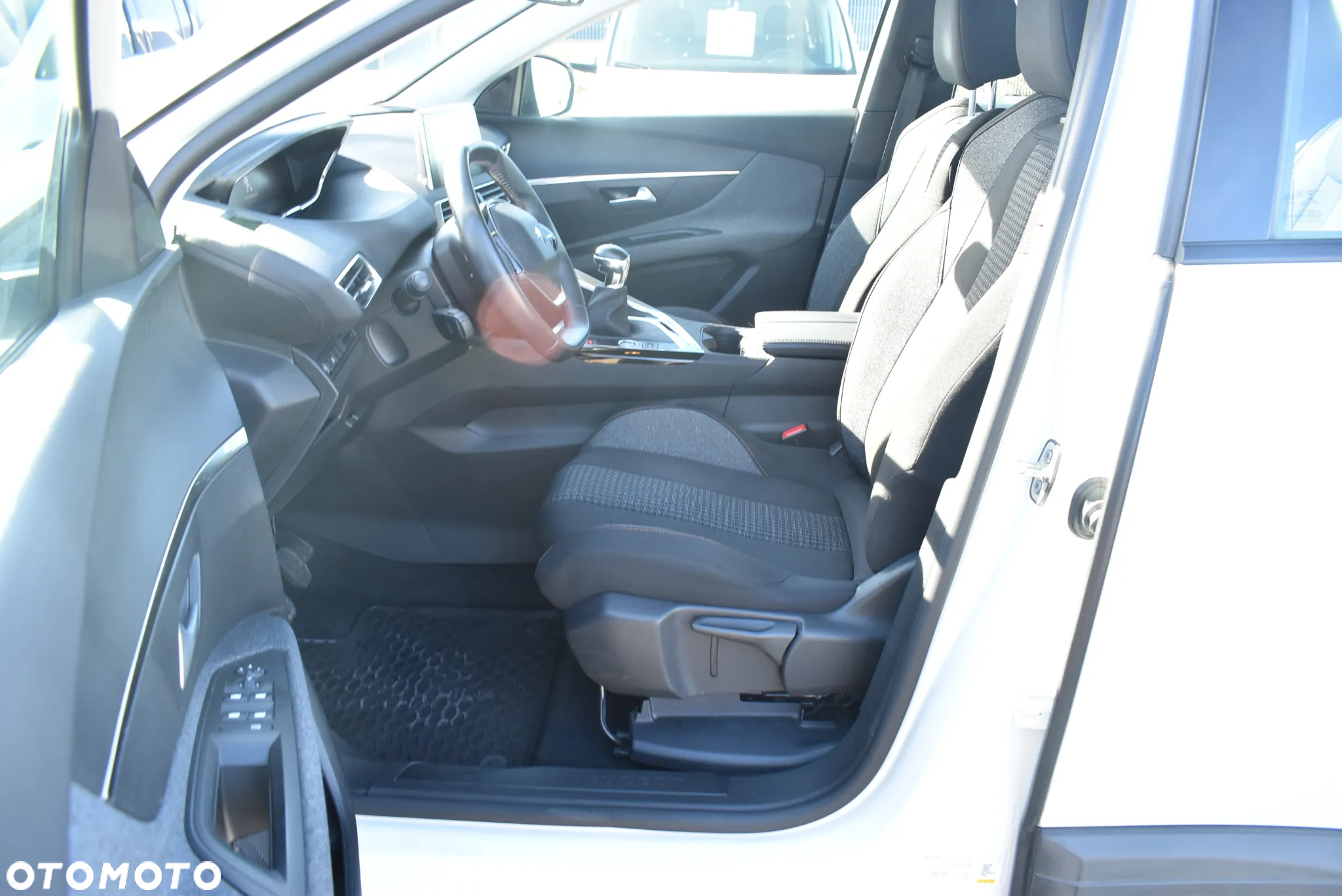 Peugeot 3008 1.2 PureTech Active Pack S&S - 10