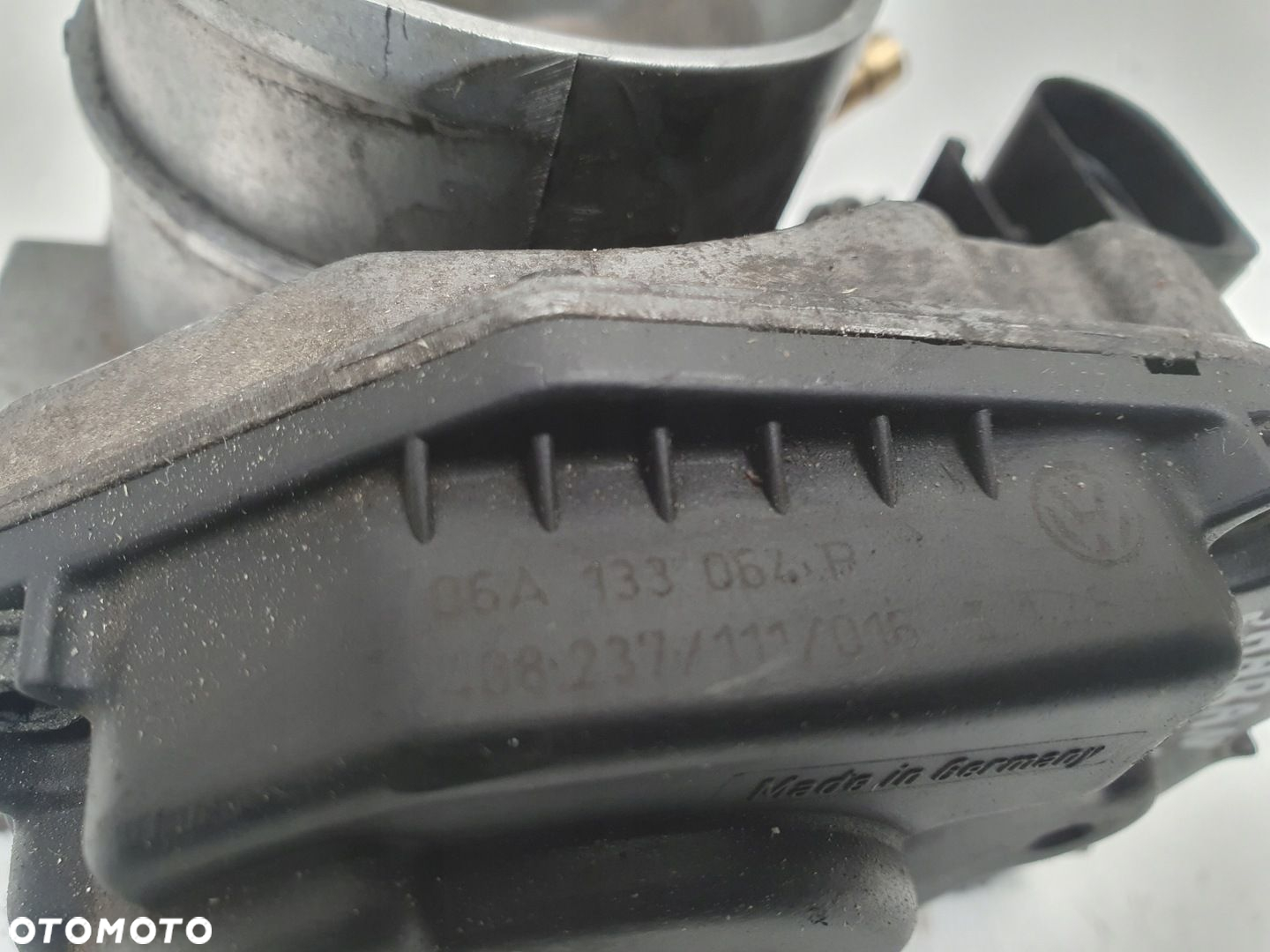 VW Sharan 1.8 T turbo PRZEPUSTNICA 06A133064P - 2