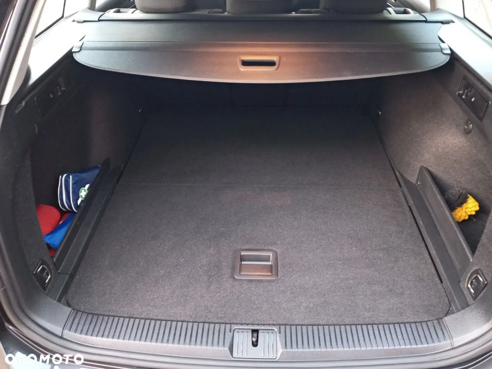 Volkswagen Passat 2.0 TSI Business DSG - 31