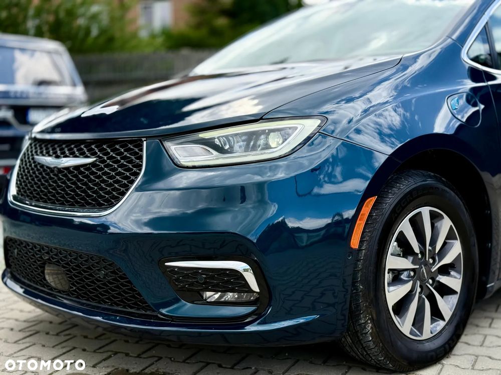 Chrysler Pacifica - 3