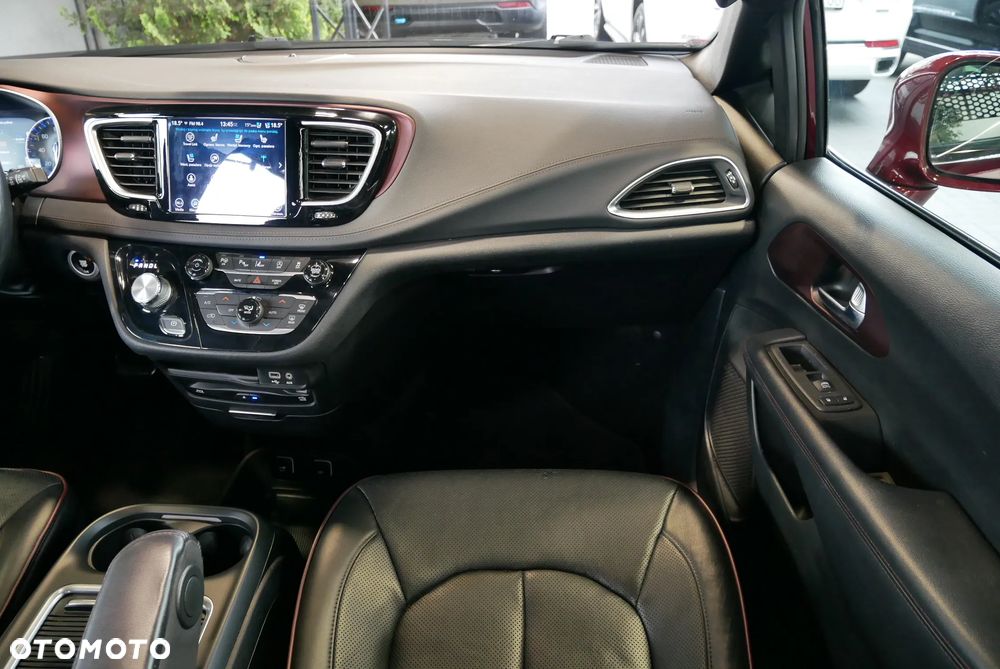 Chrysler Pacifica - 15