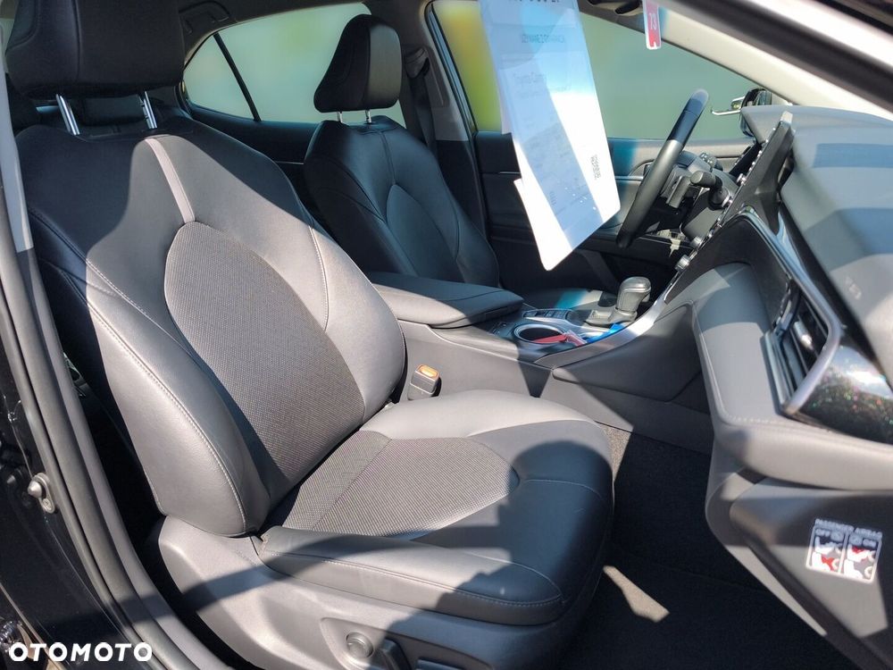 Toyota Camry 2.5 Hybrid Executive CVT - 11