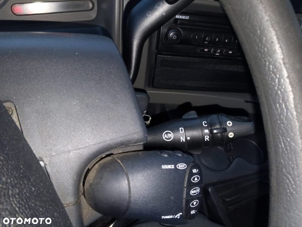 Renault MIDLUM ŁADOWNOŚĆI 7 TON /ZAWIESZENIE PNEUMACZYCZNE/WINDA / FRANCJA - 15