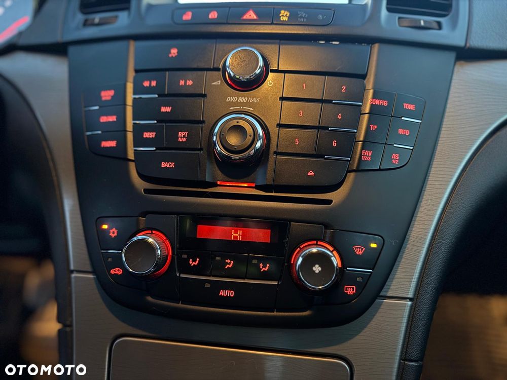 Opel Insignia 1.6 - 24