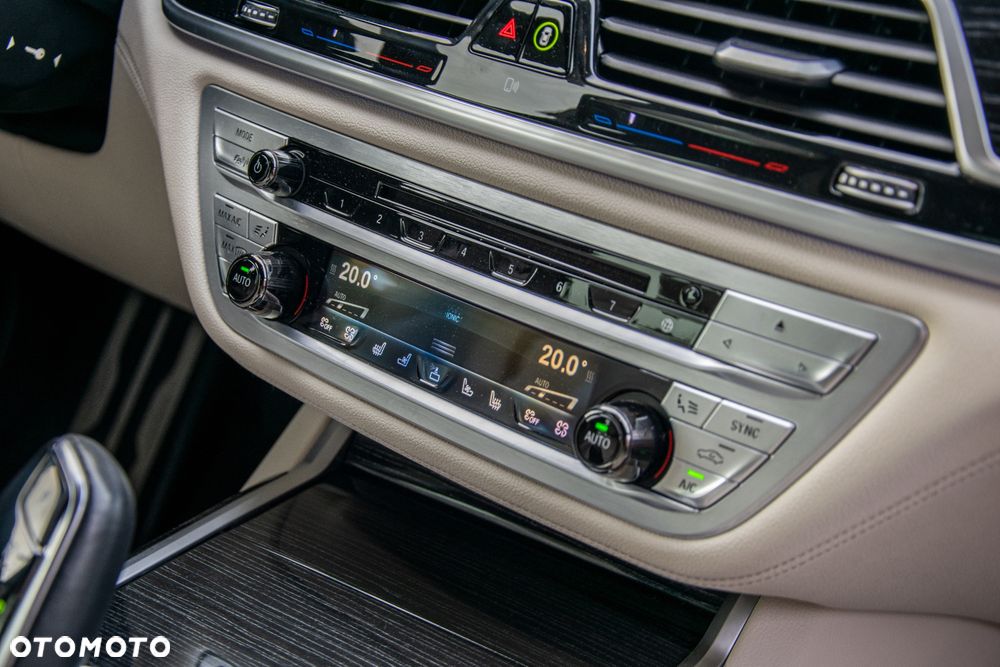 BMW Seria 7 740d xDrive - 24
