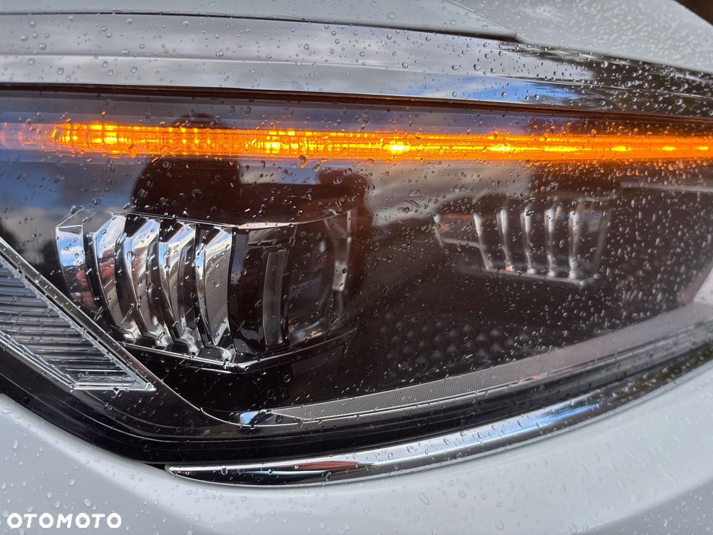 Volkswagen Passat Variant 2.0 TDI SCR DSG Business - 26