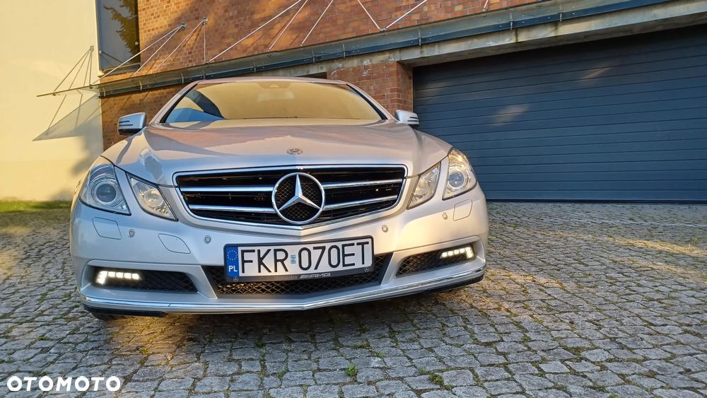 Mercedes-Benz Klasa E 200 CGI Coupe BlueEFFICIENCY Automatik Avantgarde - 19