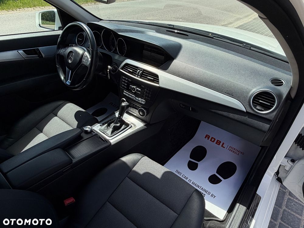 Mercedes-Benz Klasa C 220 CDI 7G-TRONIC Avantgarde Edition - 23