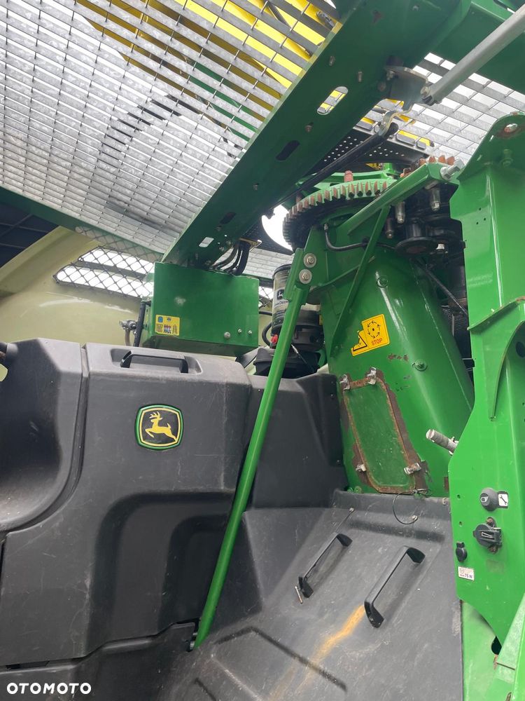 John Deere 8400 - 17