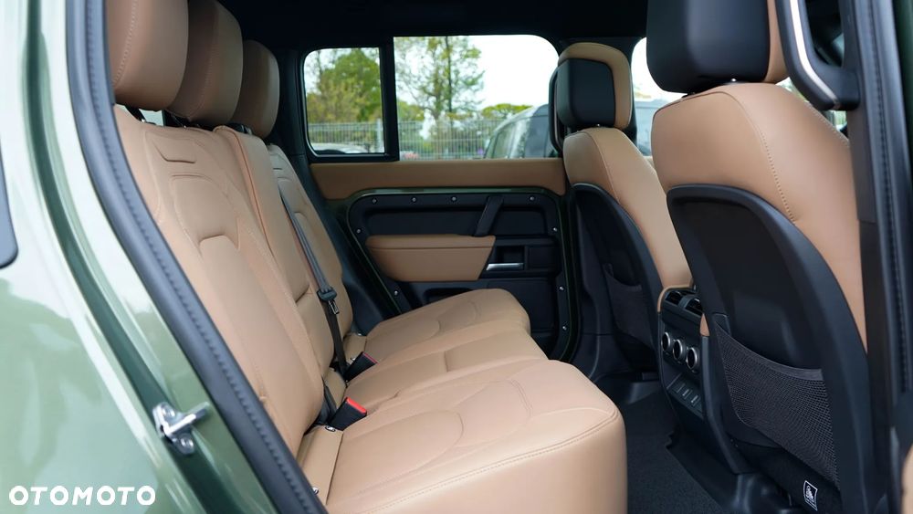 Land Rover Defender 3.0 D350 mHEV X-Dynamic HSE - 29