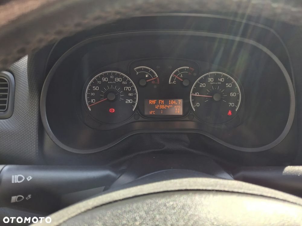 Fiat Doblo 1.6 16V Multijet Start&Stopp Dualogic Emotion Family - 19