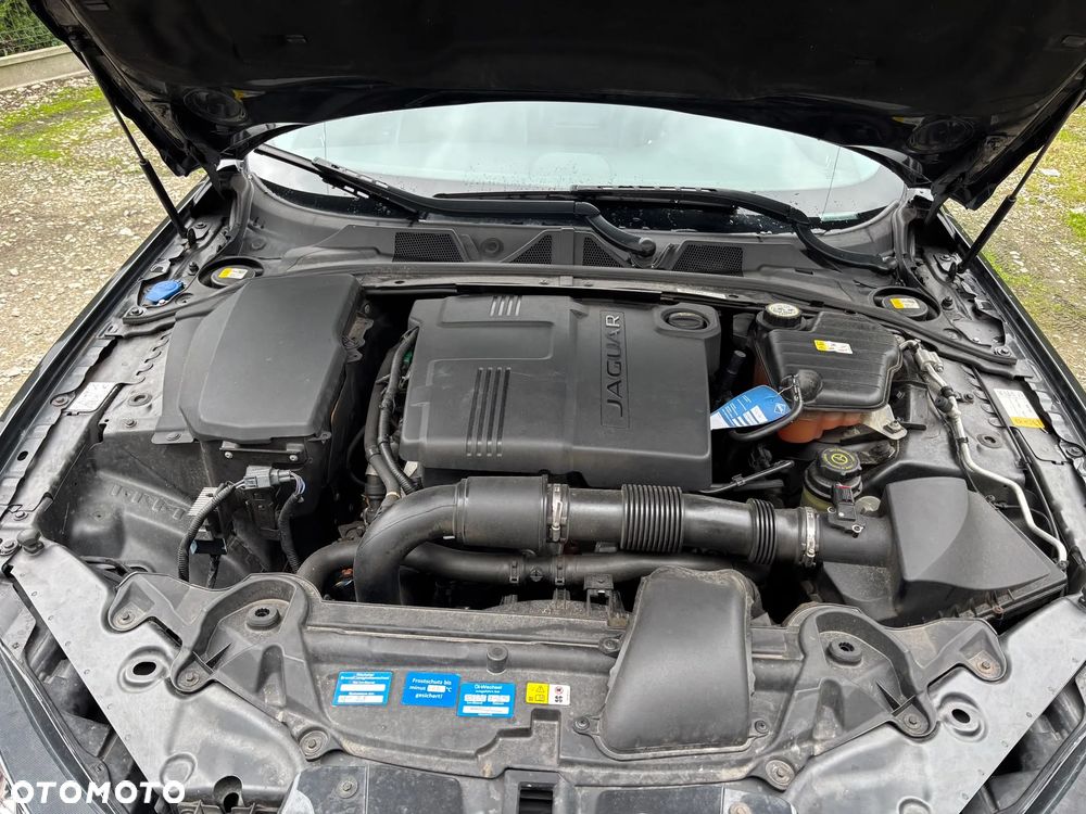 Jaguar XF 2.2 D Premium Luxury - 21