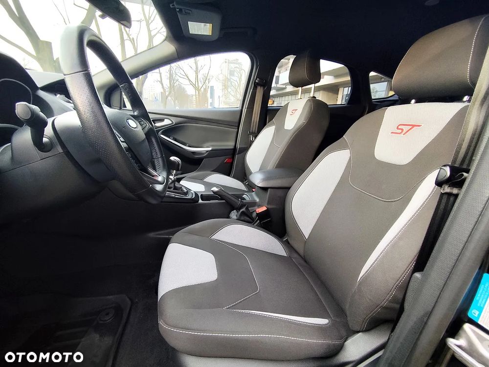 Ford Focus 2.0 EcoBoost ST - 7