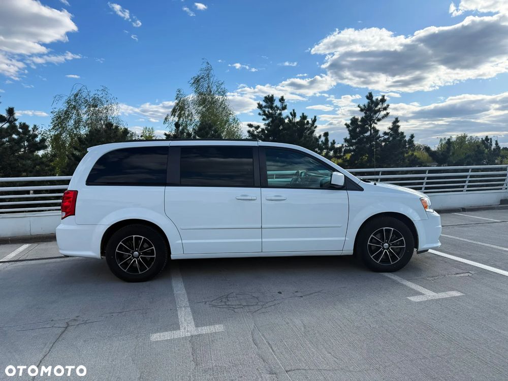 Dodge Grand Caravan 3.6 R/T - 5