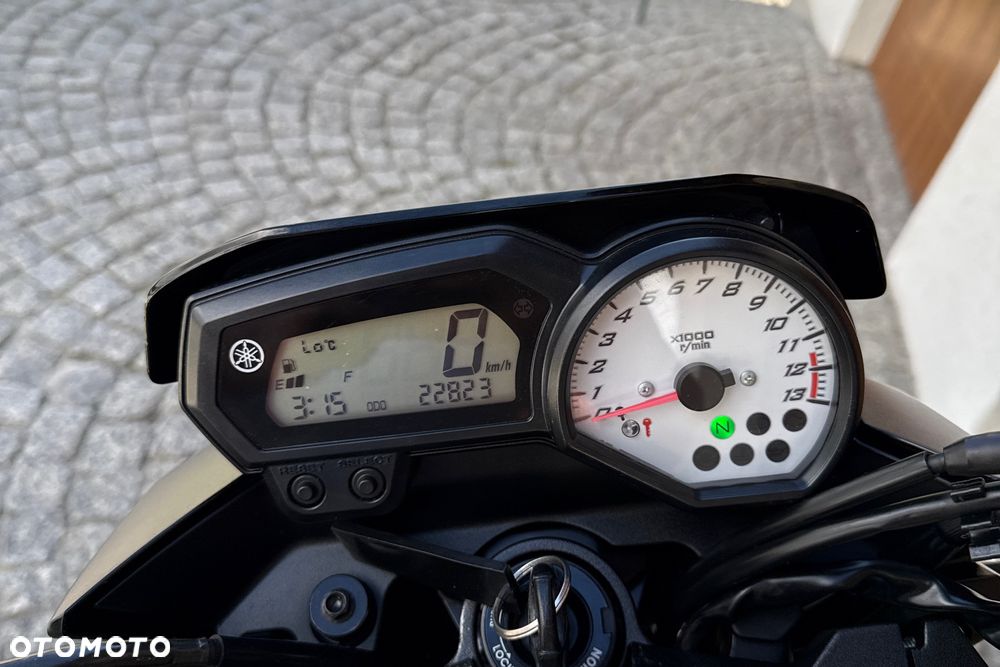 Yamaha FZ8 - 14
