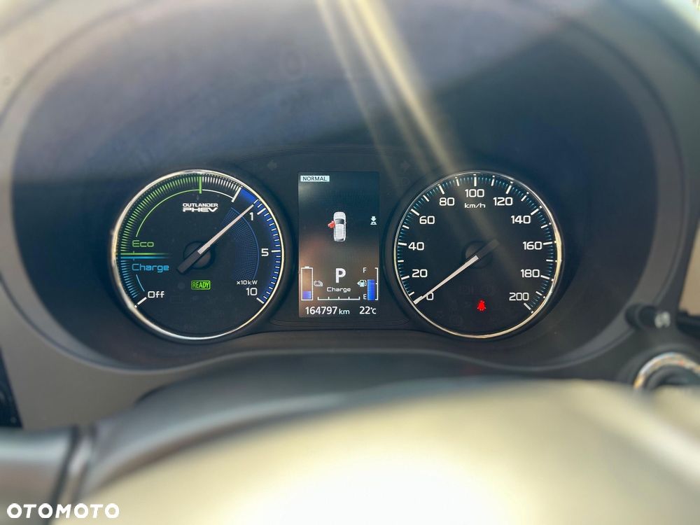 Mitsubishi Outlander Intense + - 11