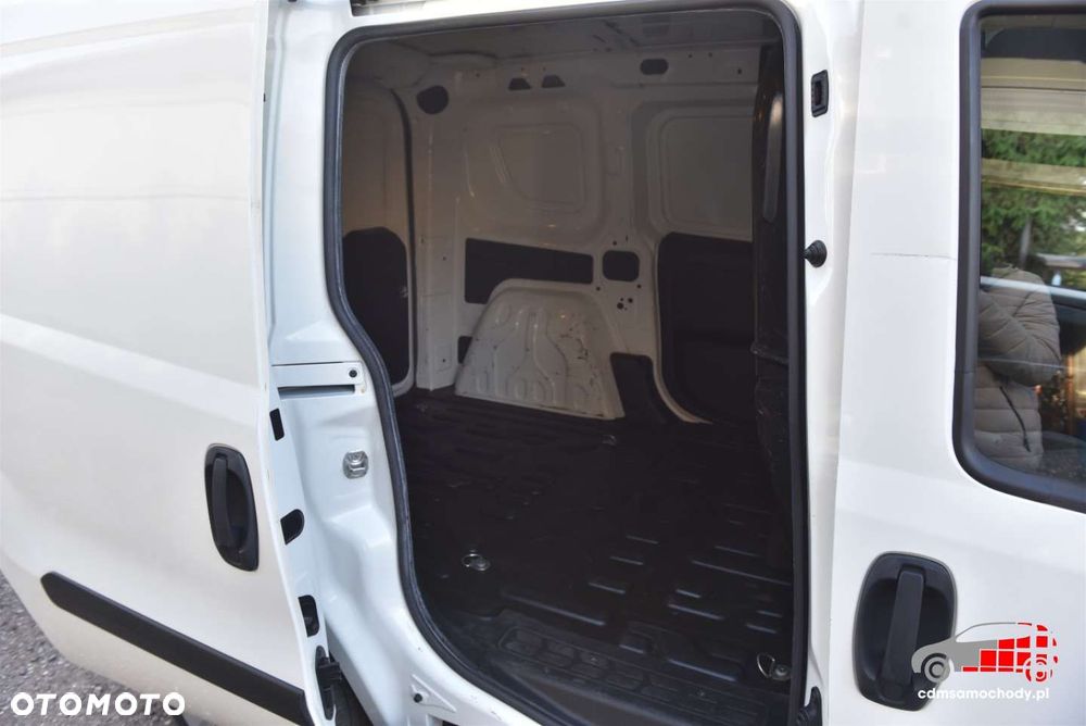 Opel COMBO - 19