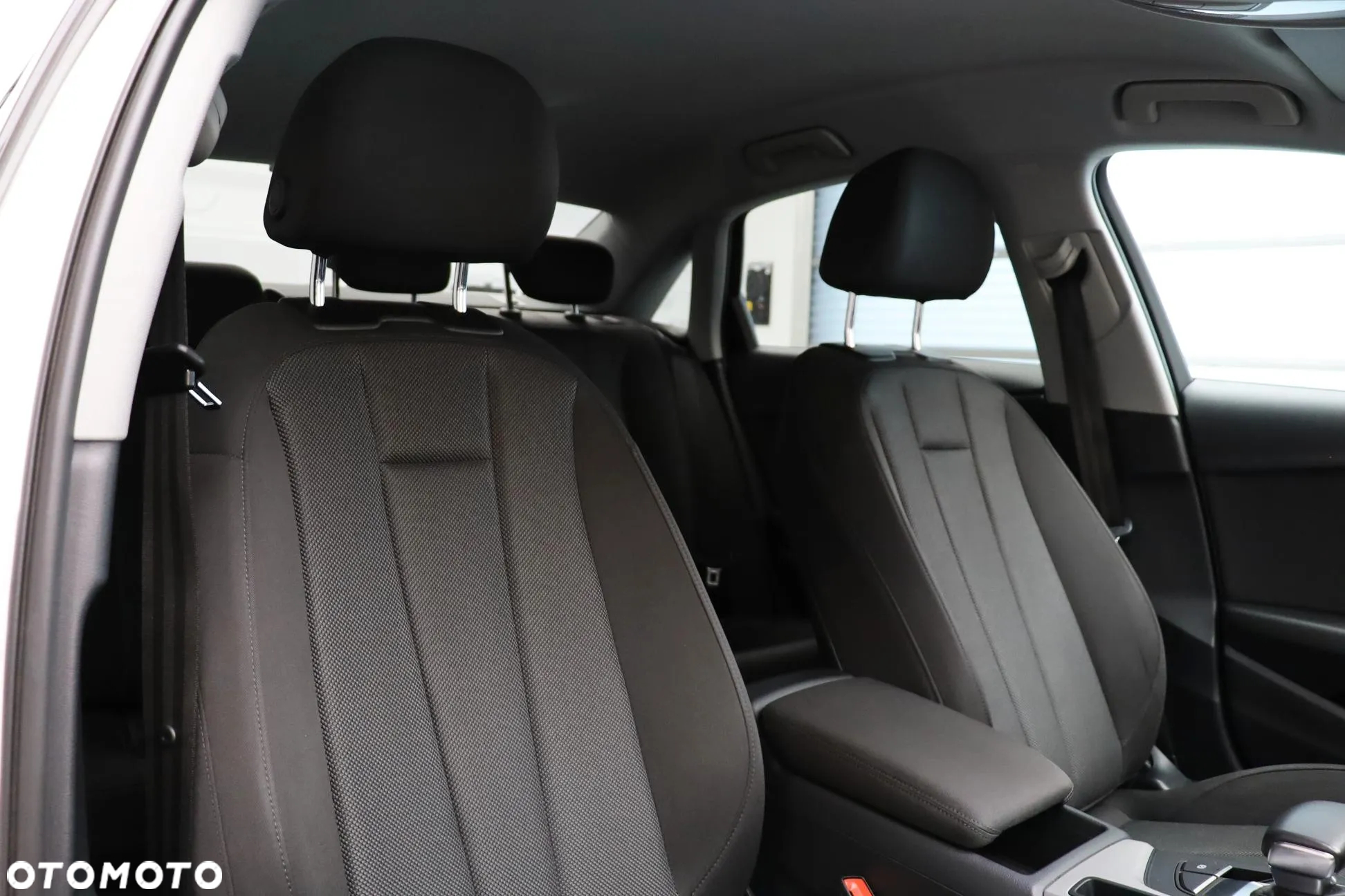 Audi A4 35 TFSI S tronic - 12