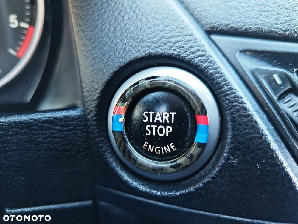BMW X1 sDrive18d Sport Line - 32