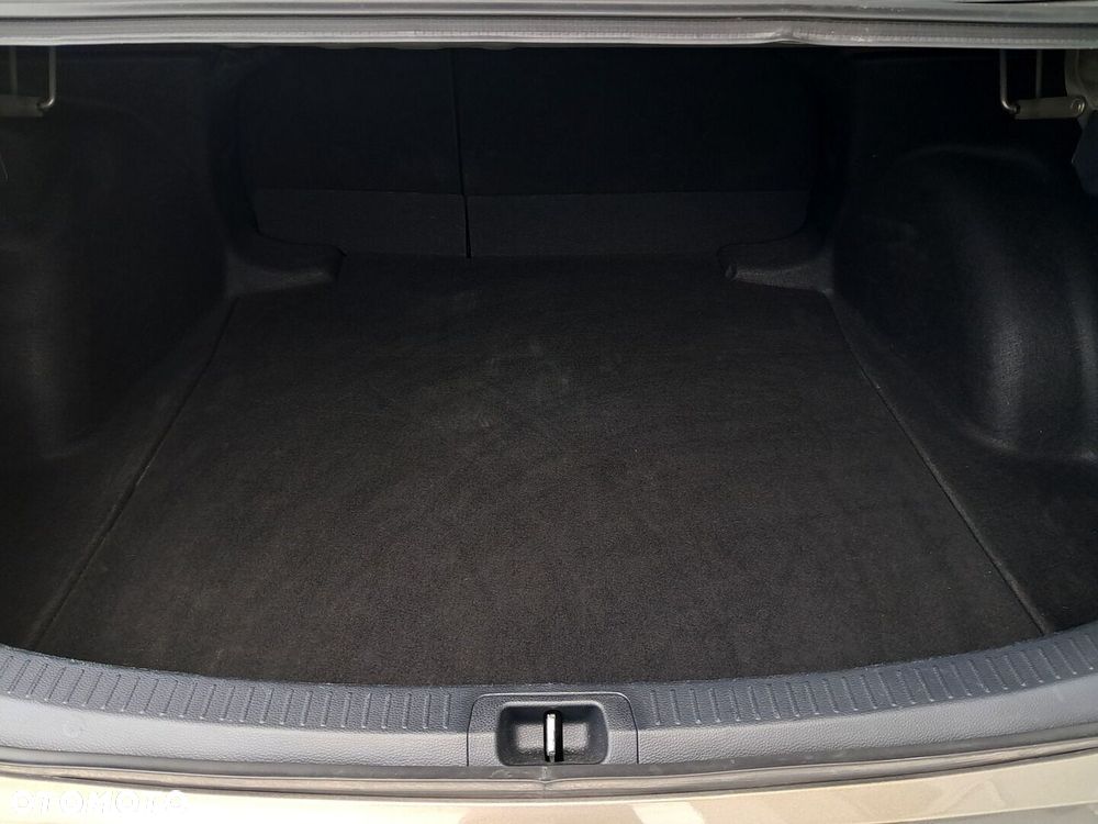 Toyota Corolla - 11