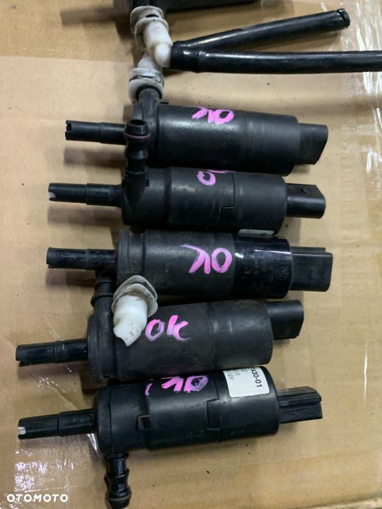 POMPKA SPRYSKIWACZA 8377430 BMW E38 E39 E46 X3 X5 - 2