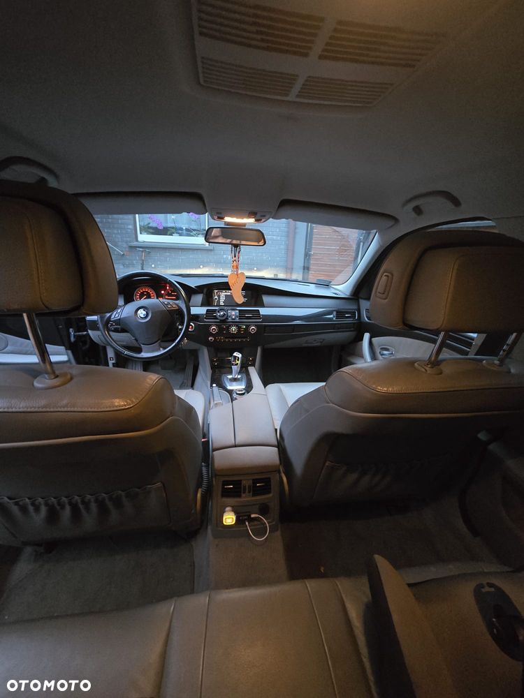 BMW Seria 5 520d - 12