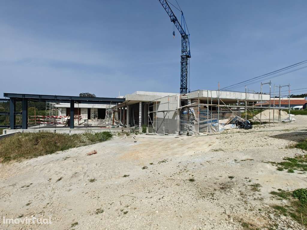 Moradia de luxo rodeada por natureza e a poucos minutos das praias - Grande imagem: 2/59