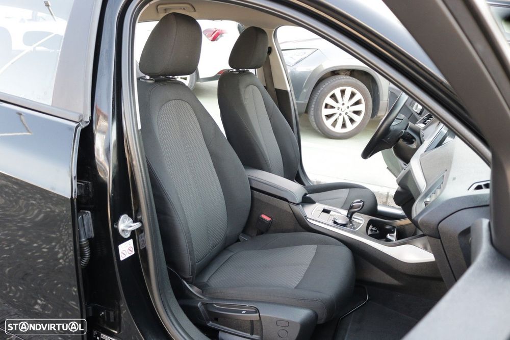 BMW 118 d Pack Desportivo M — fotografia 22