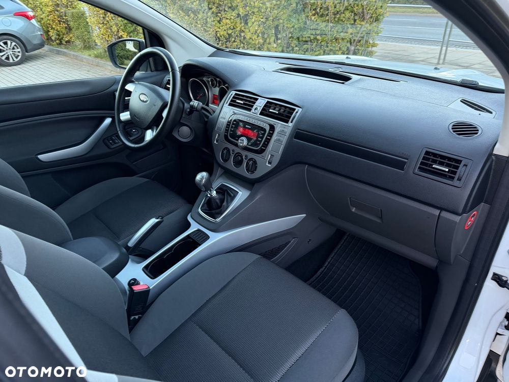 Ford Kuga 2012 photo 5