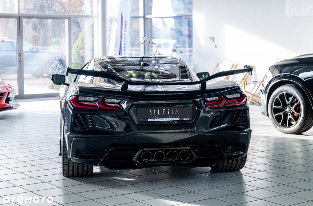 Chevrolet Corvette - 10