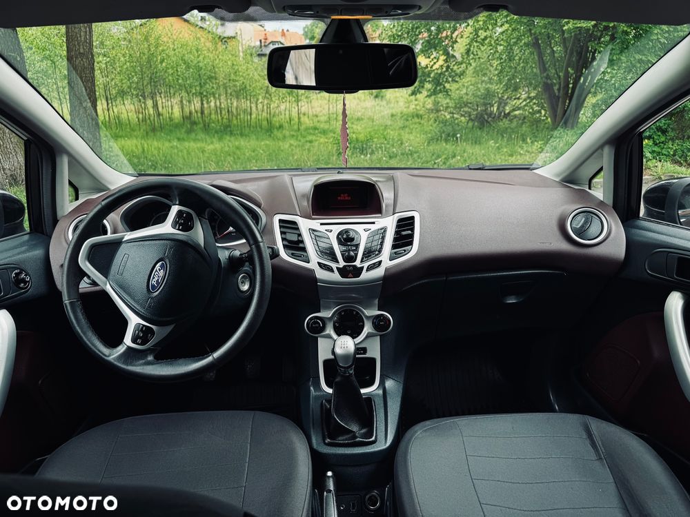 Ford Fiesta 1.6 TDCi Titanium - 11
