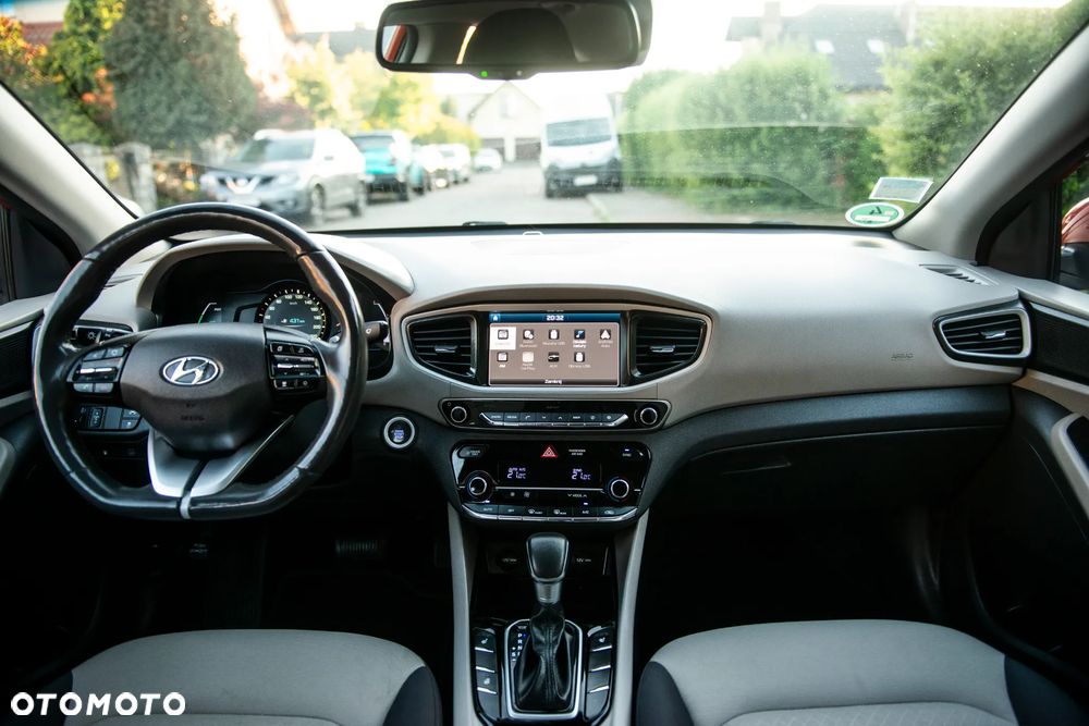 Hyundai IONIQ 1.6 GDI Premium - 33