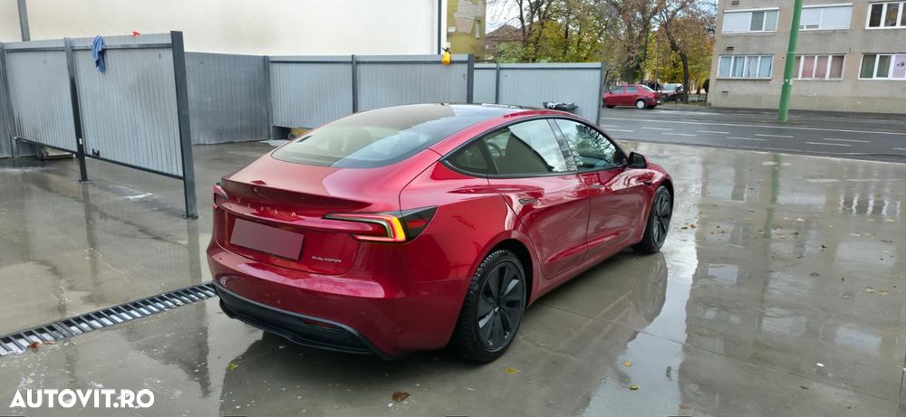Tesla Model 3 Long Range - 5