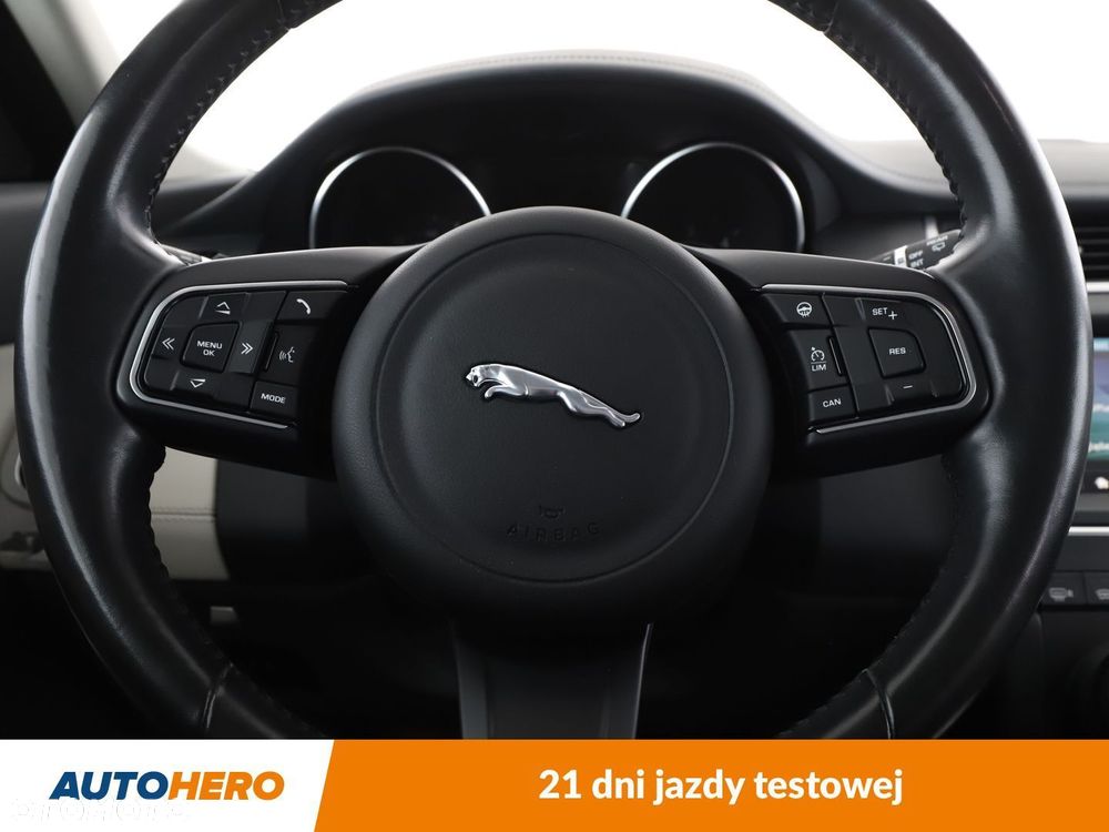 Jaguar E-Pace 2.0 i4D AWD First Edition - 18
