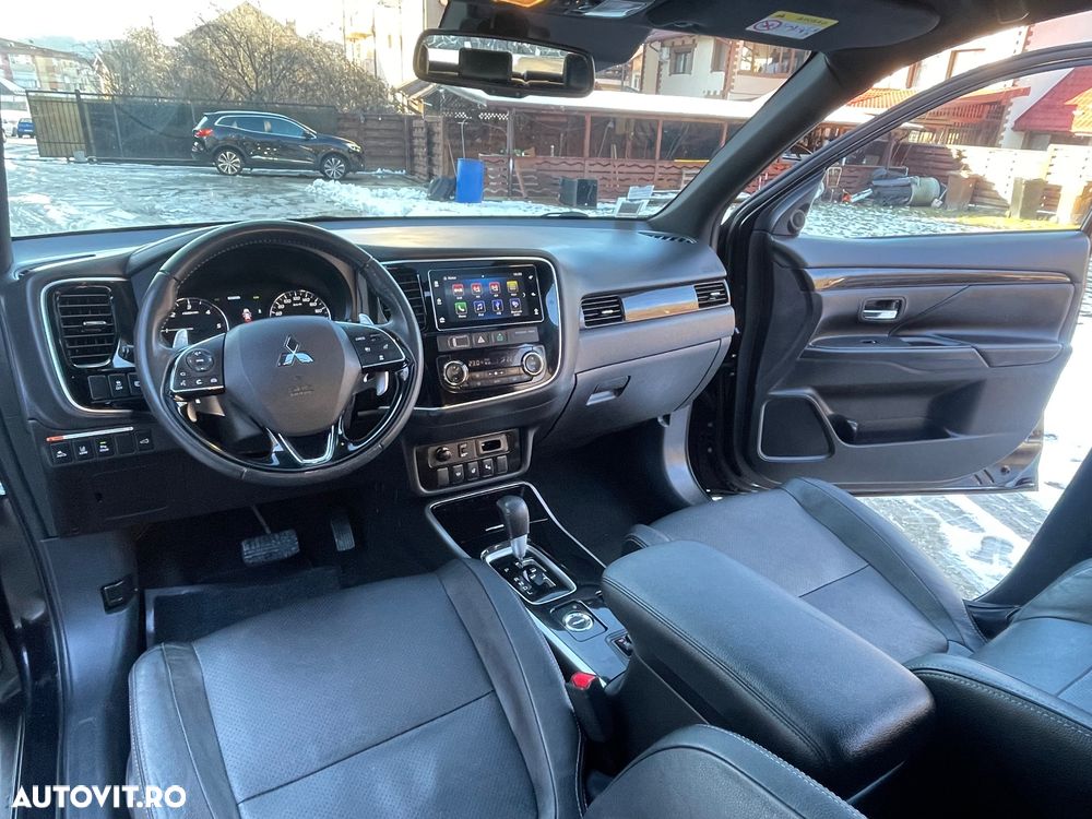 Mitsubishi Outlander - 26