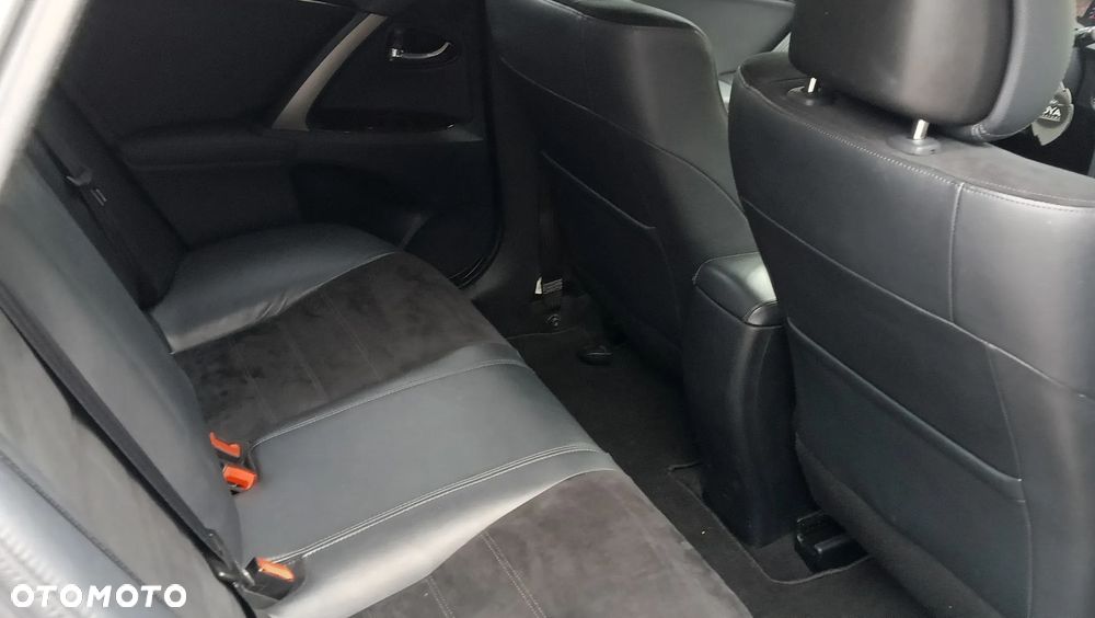 Toyota Avensis Touring Sports 1.8 Multidrive S Executive - 25